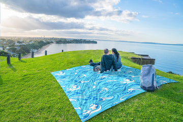 WEKAPO 11x9 ft blanket shows its large size for gatherings.