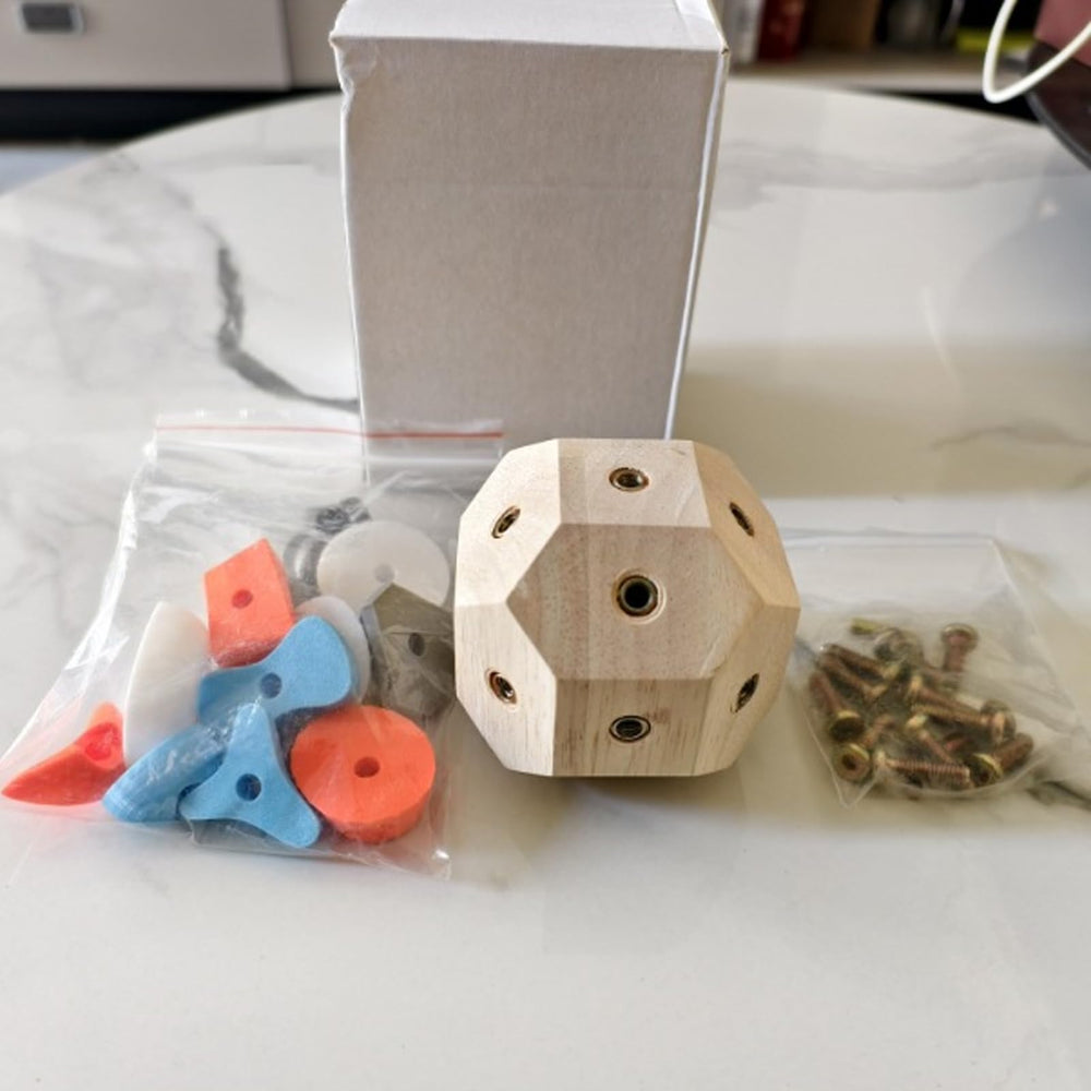 WEMONAKAIK premium packaging makes it a thoughtful climber gift.