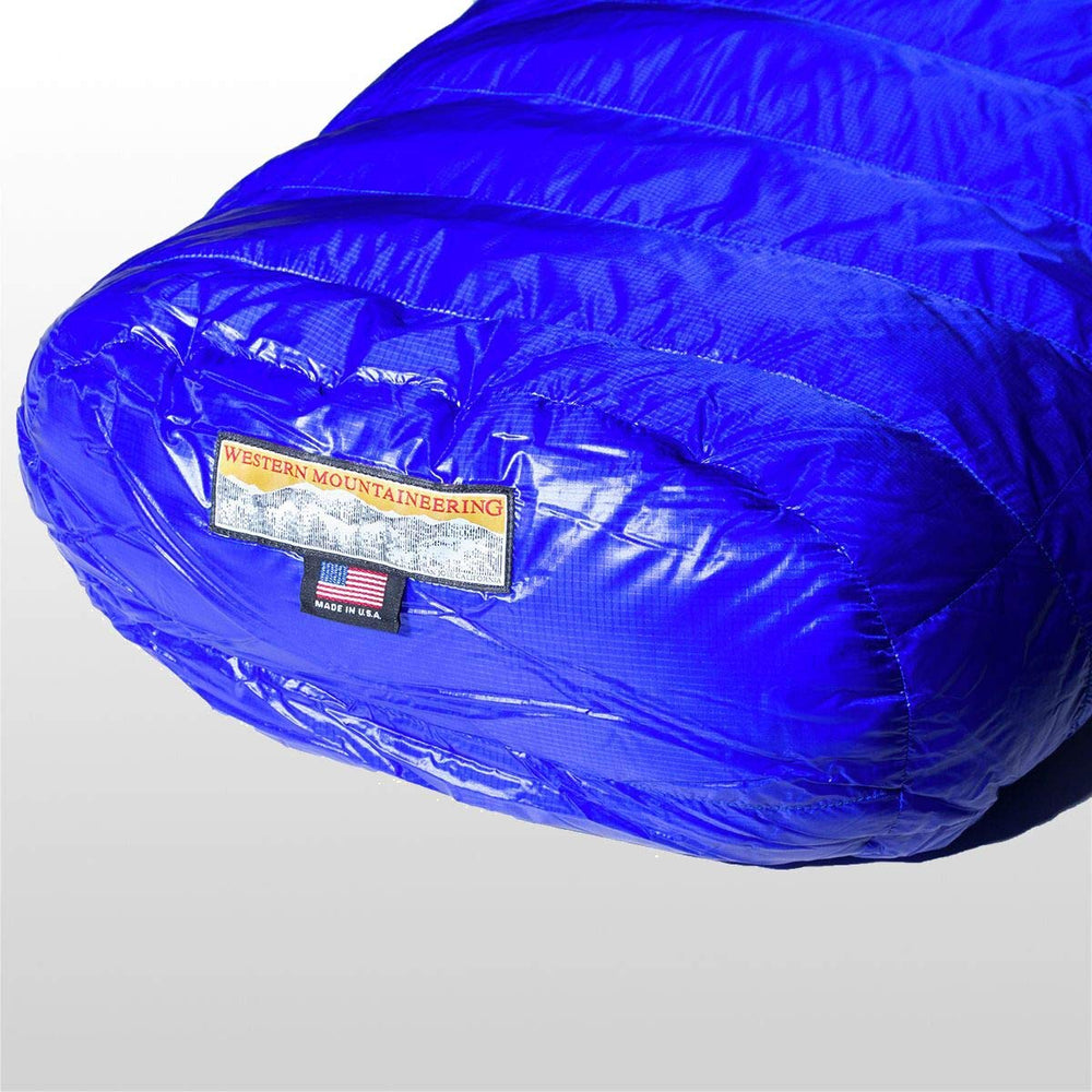 Western Mountaineering Ultralite 6ft inside girth supports a comfortable shoulder fit.