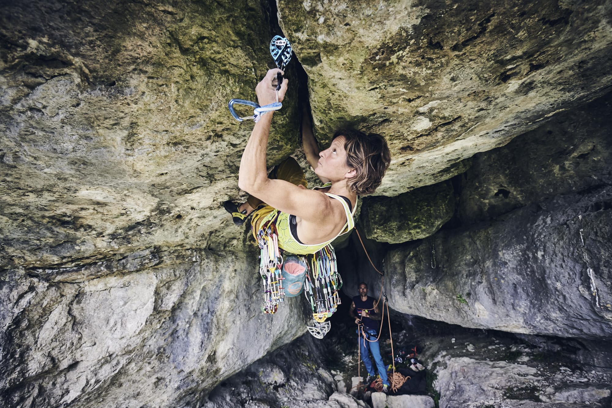Wild Country Friend blue-3 extended dyneema sling enables longer placements to reduce rope drag.