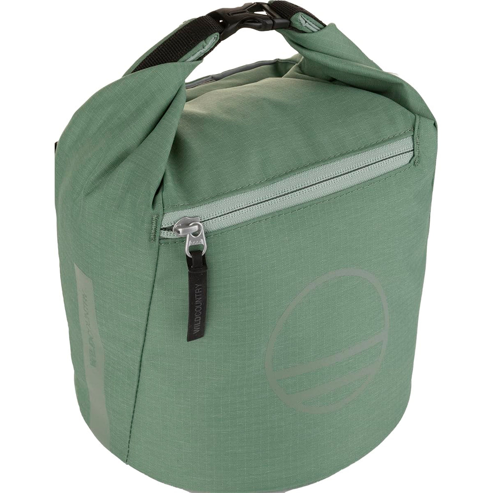 Wild Country Spotter Boulder Bag close-up of magnetic closure for clean chalk containment
