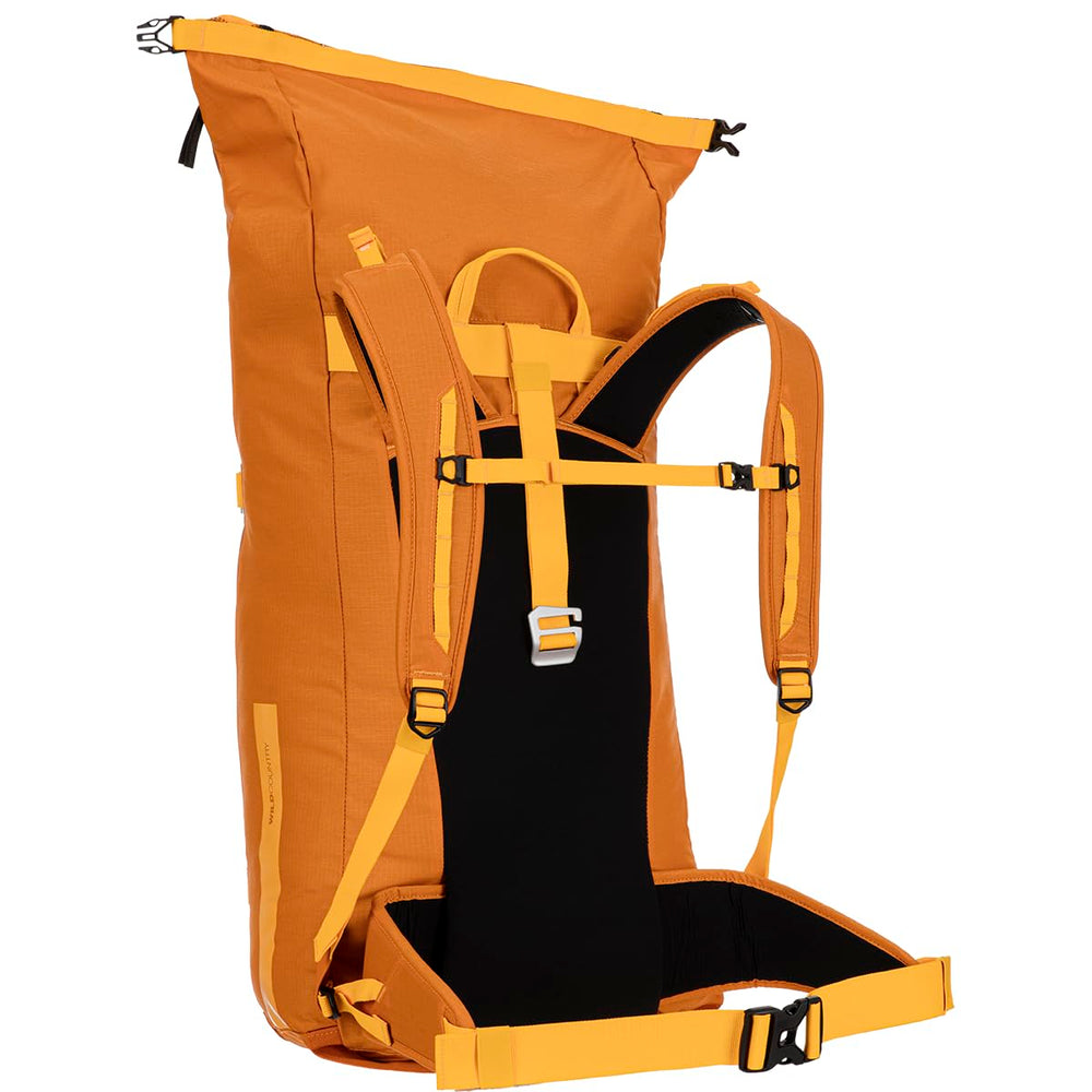 Wild Country Stamina Gear Bag rope-tarp-strap visible, keeps rope outside for tidy climbs.