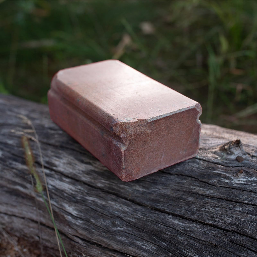 Brick ready-to-use for year-round deer attractant with acorn flavor.