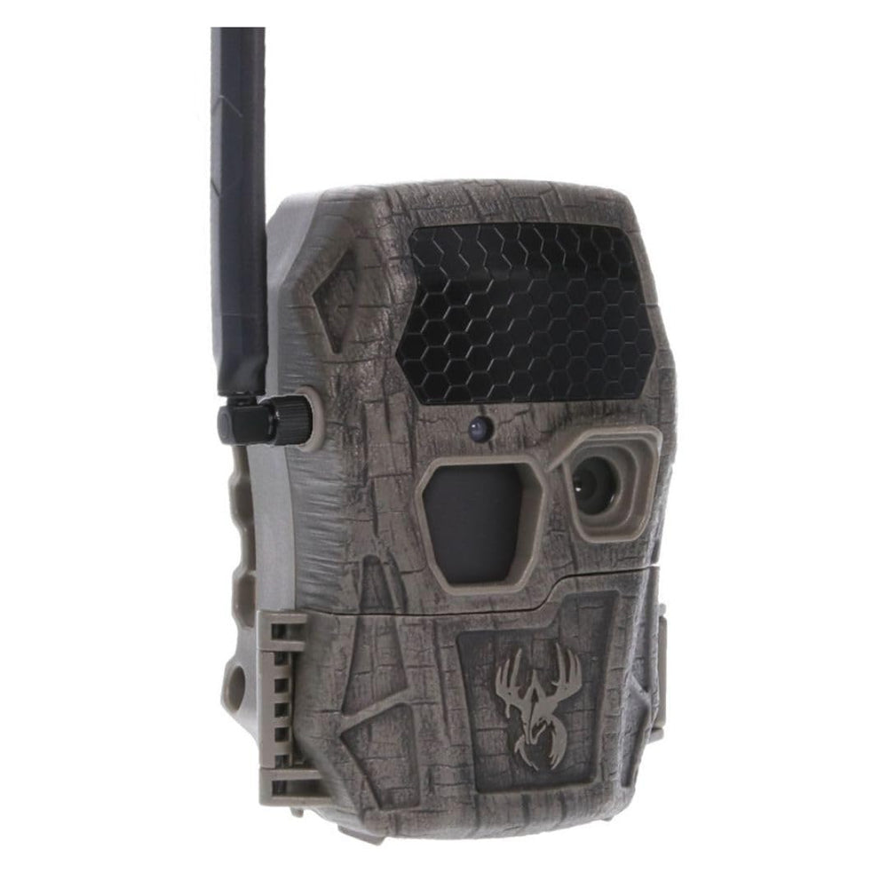 Encounter XT quick trigger speed captures fast wildlife movements in real time.