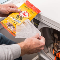 Wildlife Research Center 580 Scent Killer Autumn Dryer Sheets pack back shows contents and scent claim.