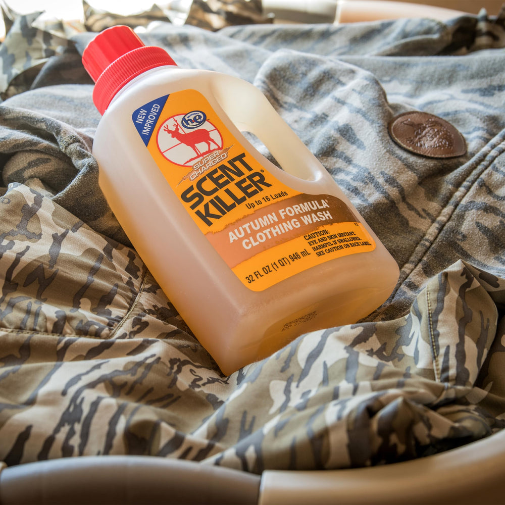 Wildlife Research Center Scent Killer Autumn Formula pour demonstrates quick coverage.