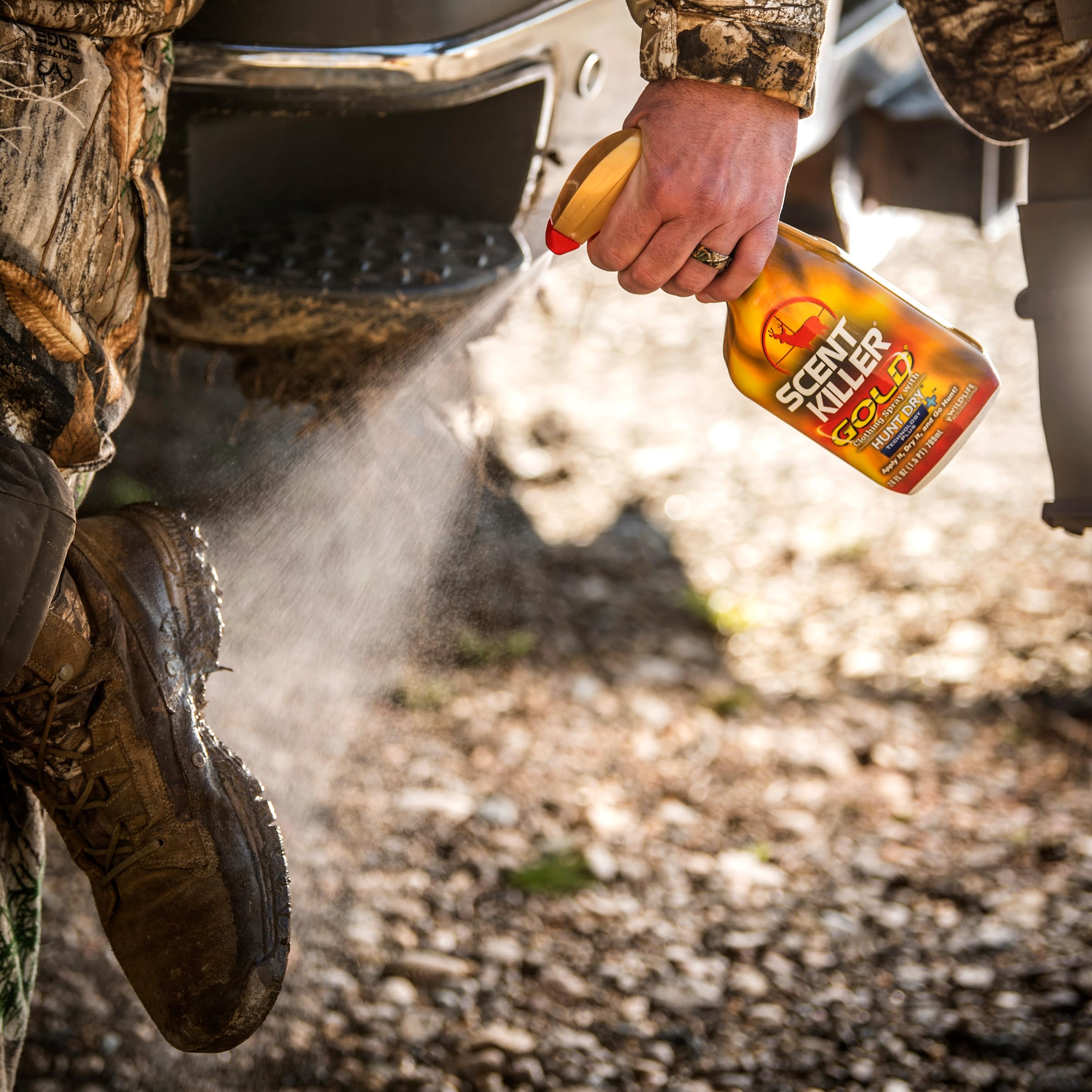 Combo packaging showing 24 oz bottle and gallon refill for deer and elk hunts.