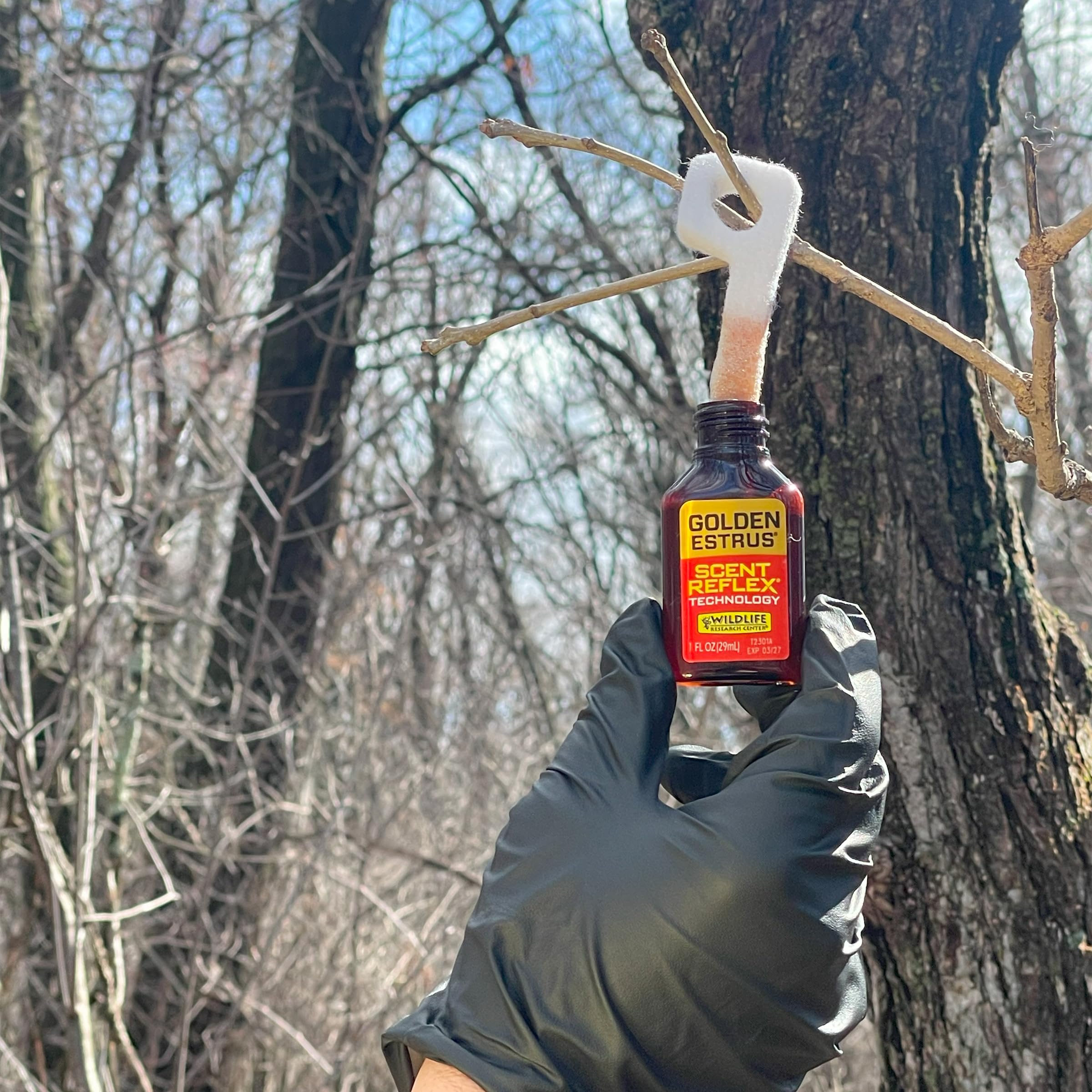 Wildlife Research Center Scent Reflex Technology graphic highlighting stronger, more consistent deer responses.