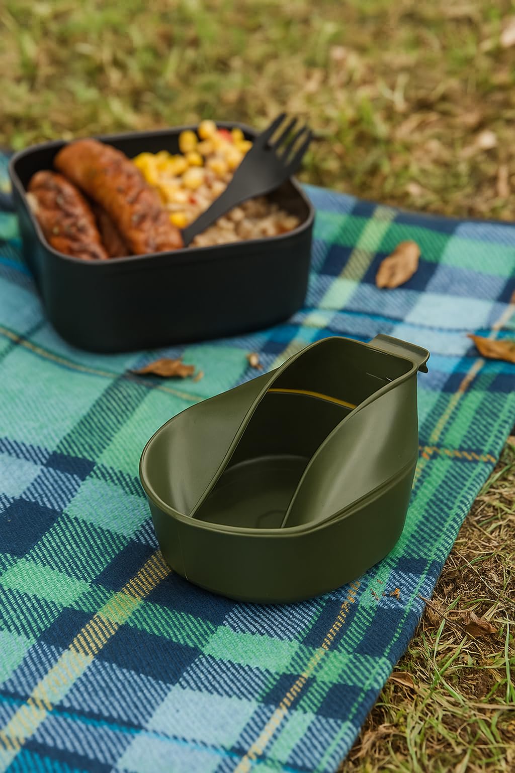 Camping meals and hot beverages are ready with this mug