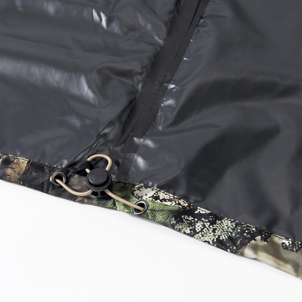 WINWAY rain suit side pockets provide convenient gear access on outdoor trips.