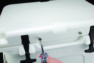 Wise Cooler Seat lid-snap mount provides secure attachment for hunting trips.