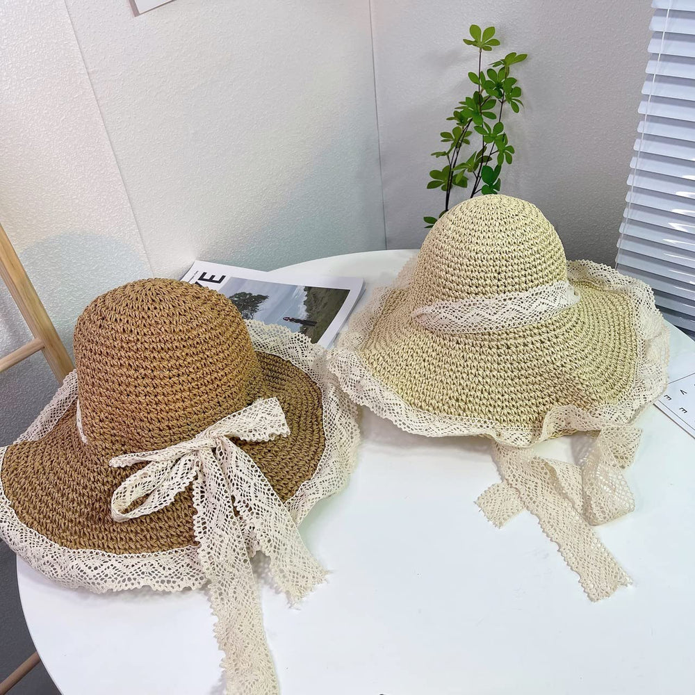 Khaki straw hat with floral lace trim