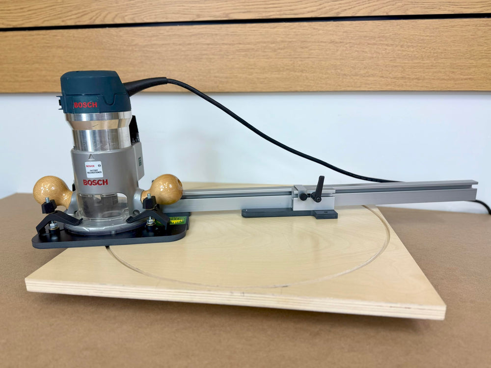 Woodhaven 3260 circle jig in-use circle cutting illustrates clean, consistent radii.