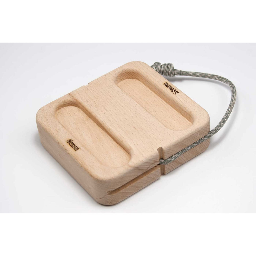 Workshop 19/50 hangboard travel-use—compact block fits small spaces for busy climbers.