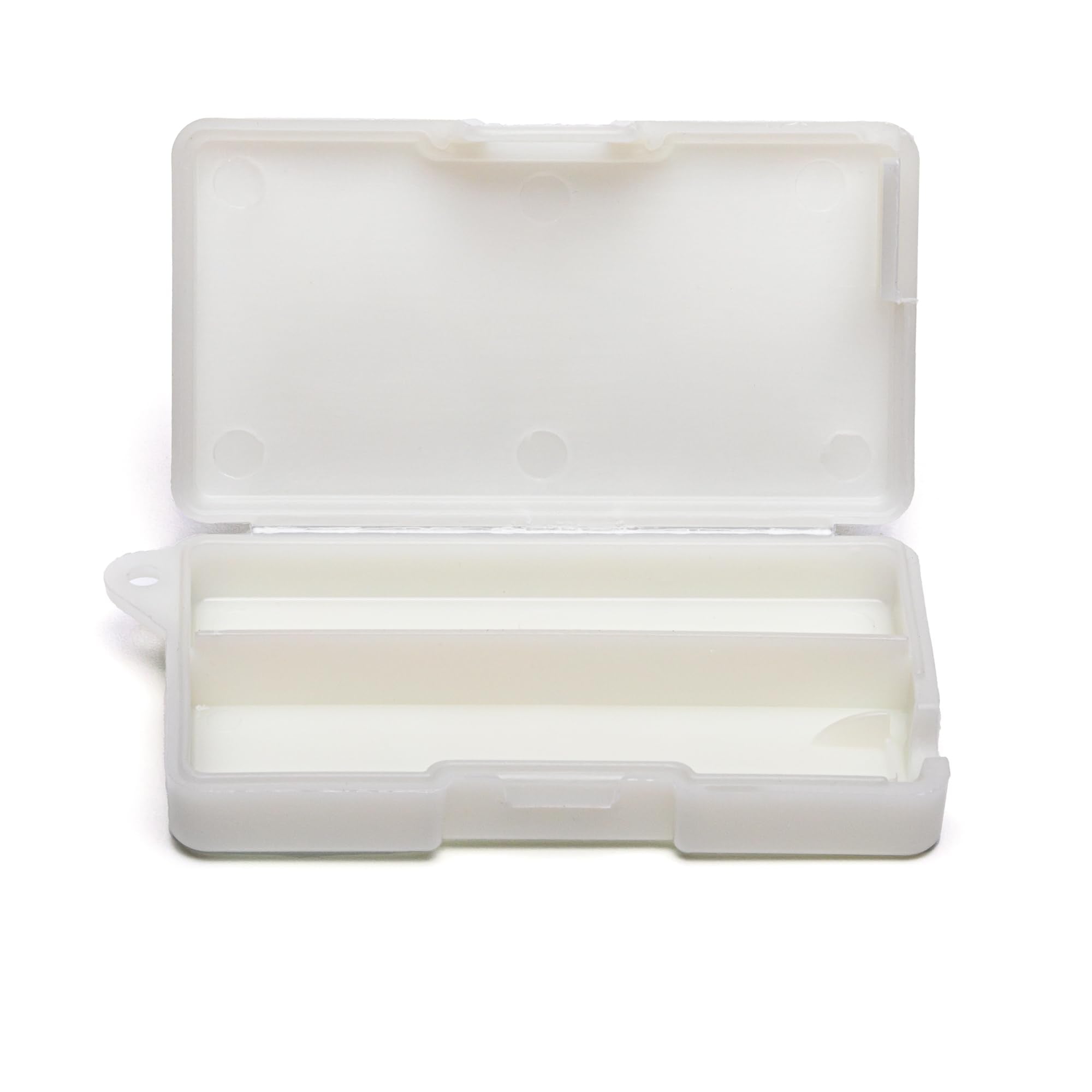 Built-in compartments store cut worm pieces