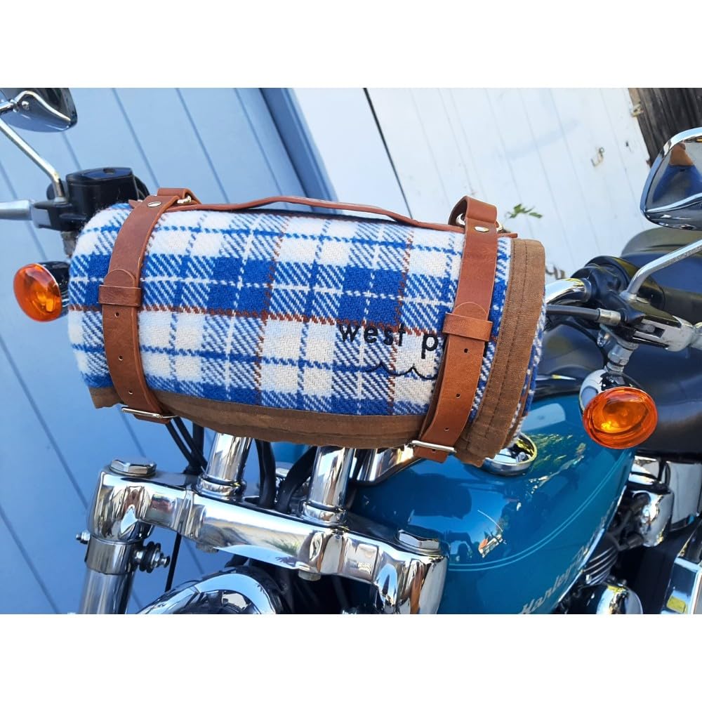 WP West Path outdoor waterproof blanket set for picnics.