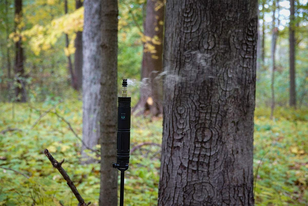 Wyndscent P7 Deceiver 18 distance coverage image emphasizes 300-yard reach potential