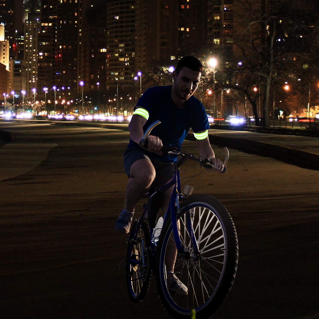 X AUTOHAUX green reflective arm bands pack-shot with eight pieces.