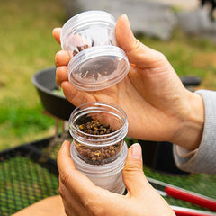 XAGMODSHN air-tight lids prevent spills in rugged outdoor use.