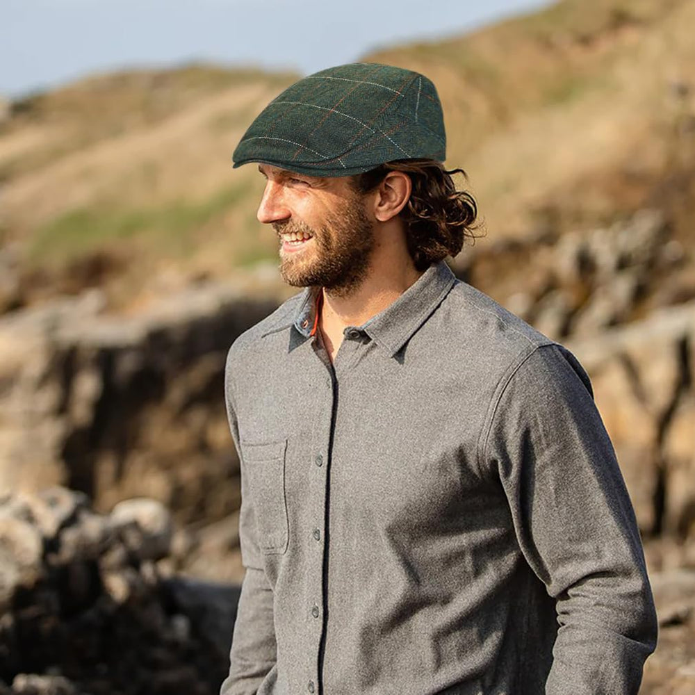 Xinveen men's newsboy hat olive green - side view with back belt