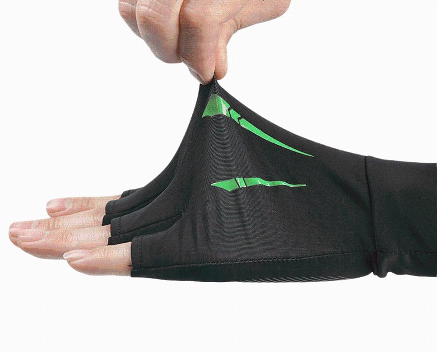 XuoAz driving gloves are lightweight and comfortable for long trips.