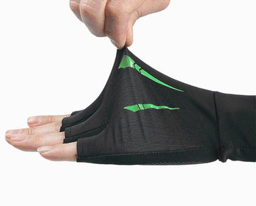 XuoAz driving gloves are lightweight and comfortable for long trips.