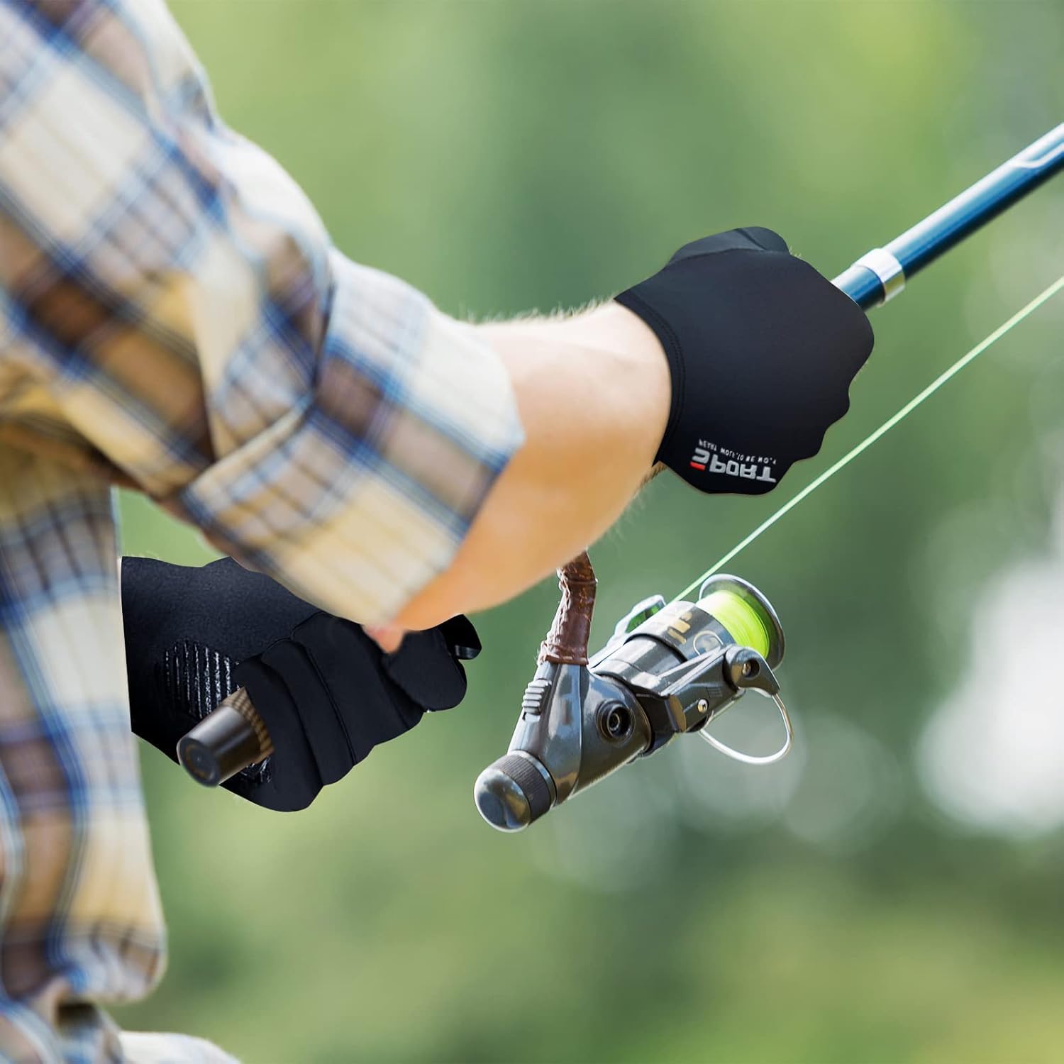 XuoAz versatile outdoor gloves support fishing, kayaking, hiking, and more.