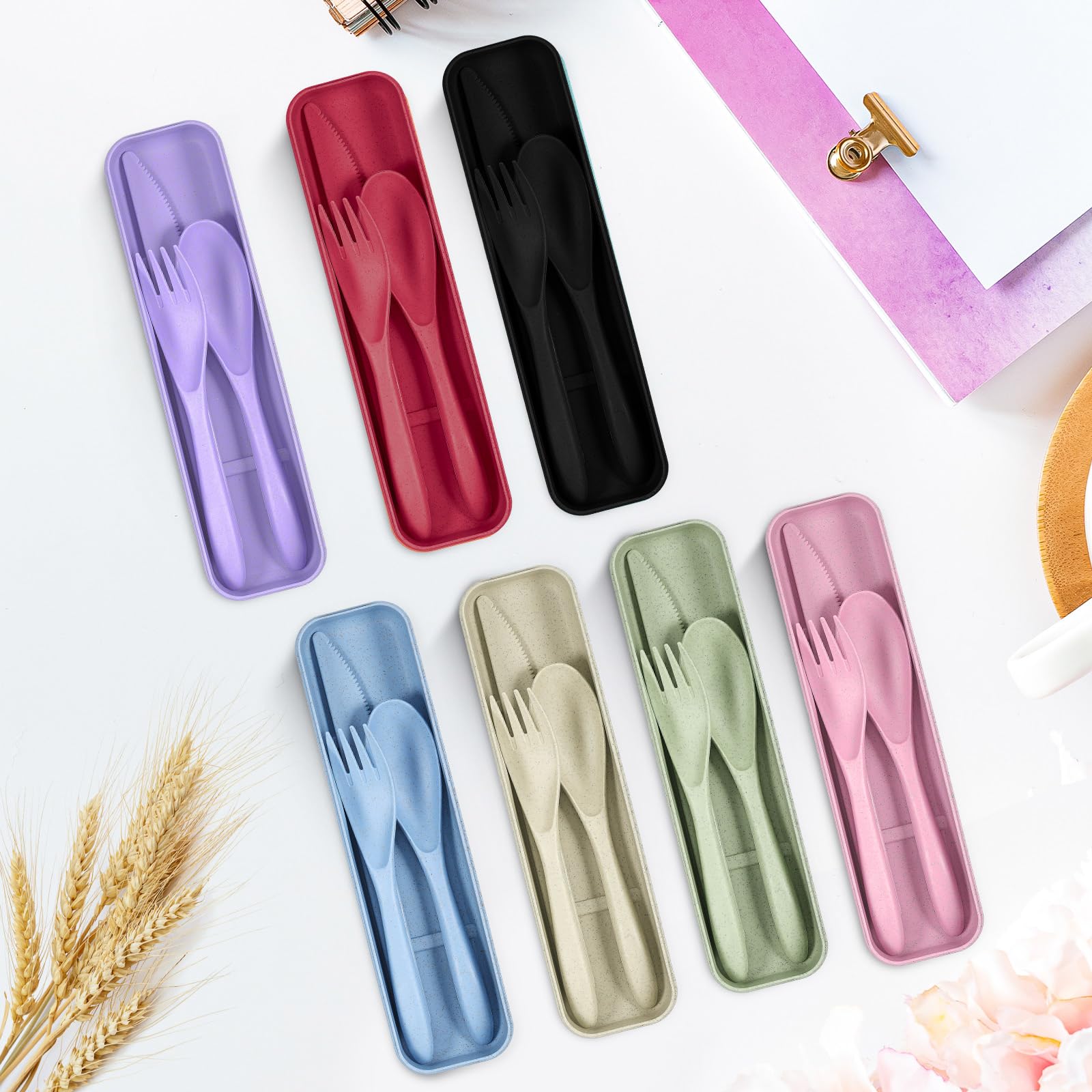 Yahenda travel case compact packaging enables easy carry during trips.