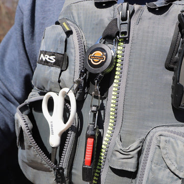 All-weather, corrosion-resistant retractor in coastal environment