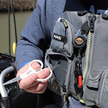 Compact and lightweight YakAttack retractor for easy carrying