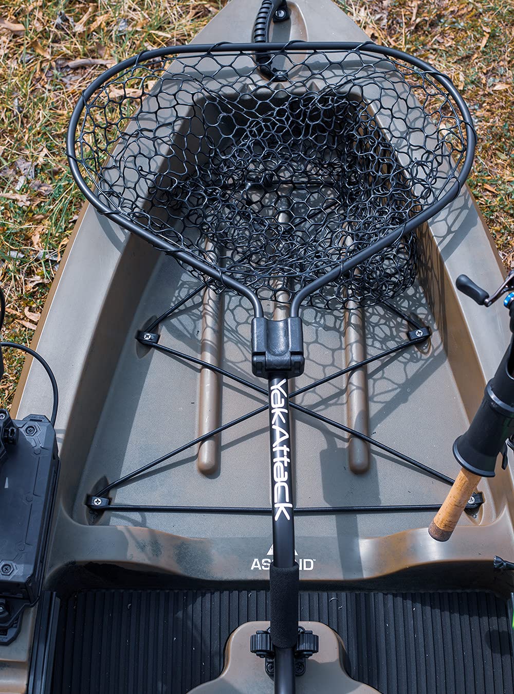 YakAttack Leverage Landing Net bass-ready design for angling.