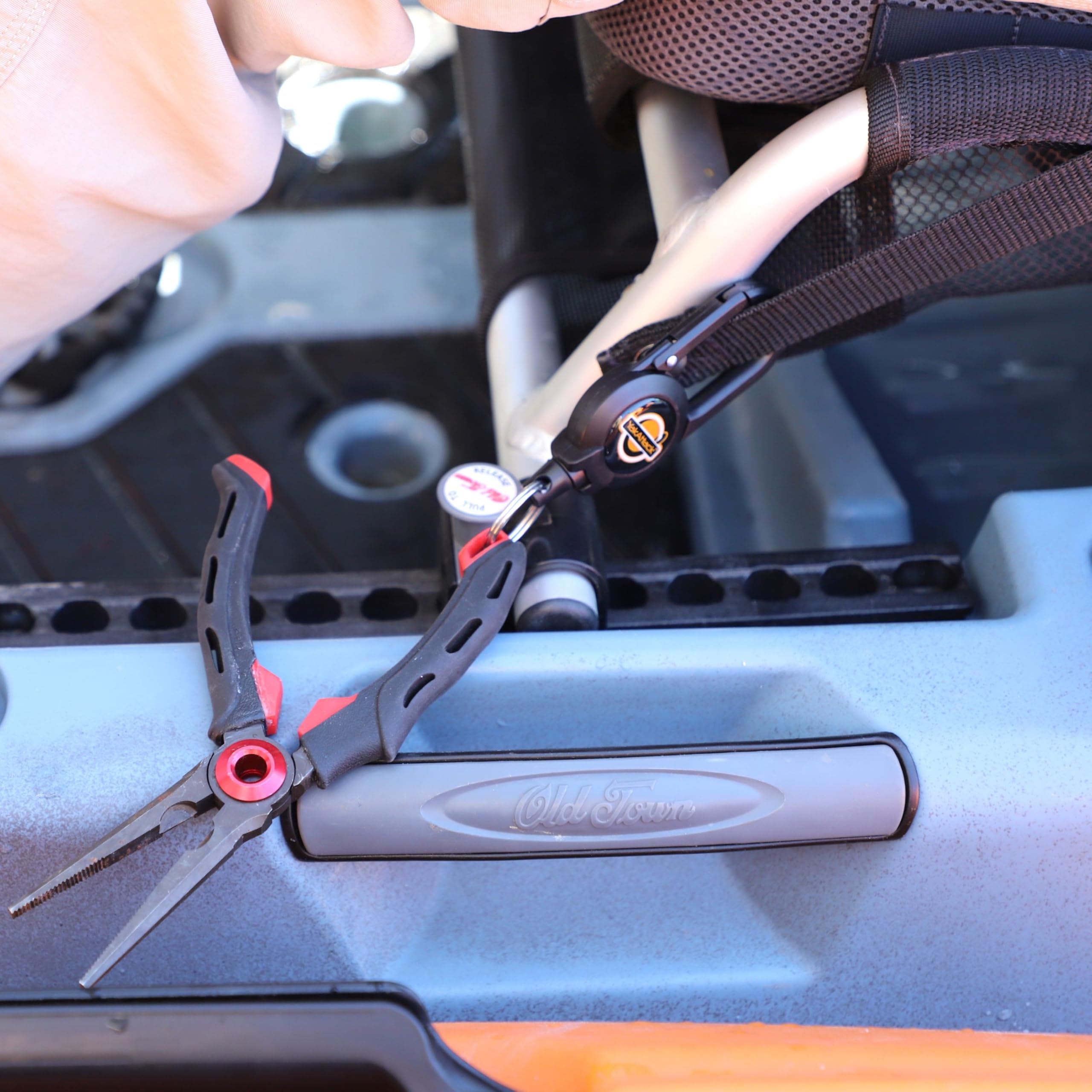 UV-resistant weatherproof housing of the YakAttack retractor