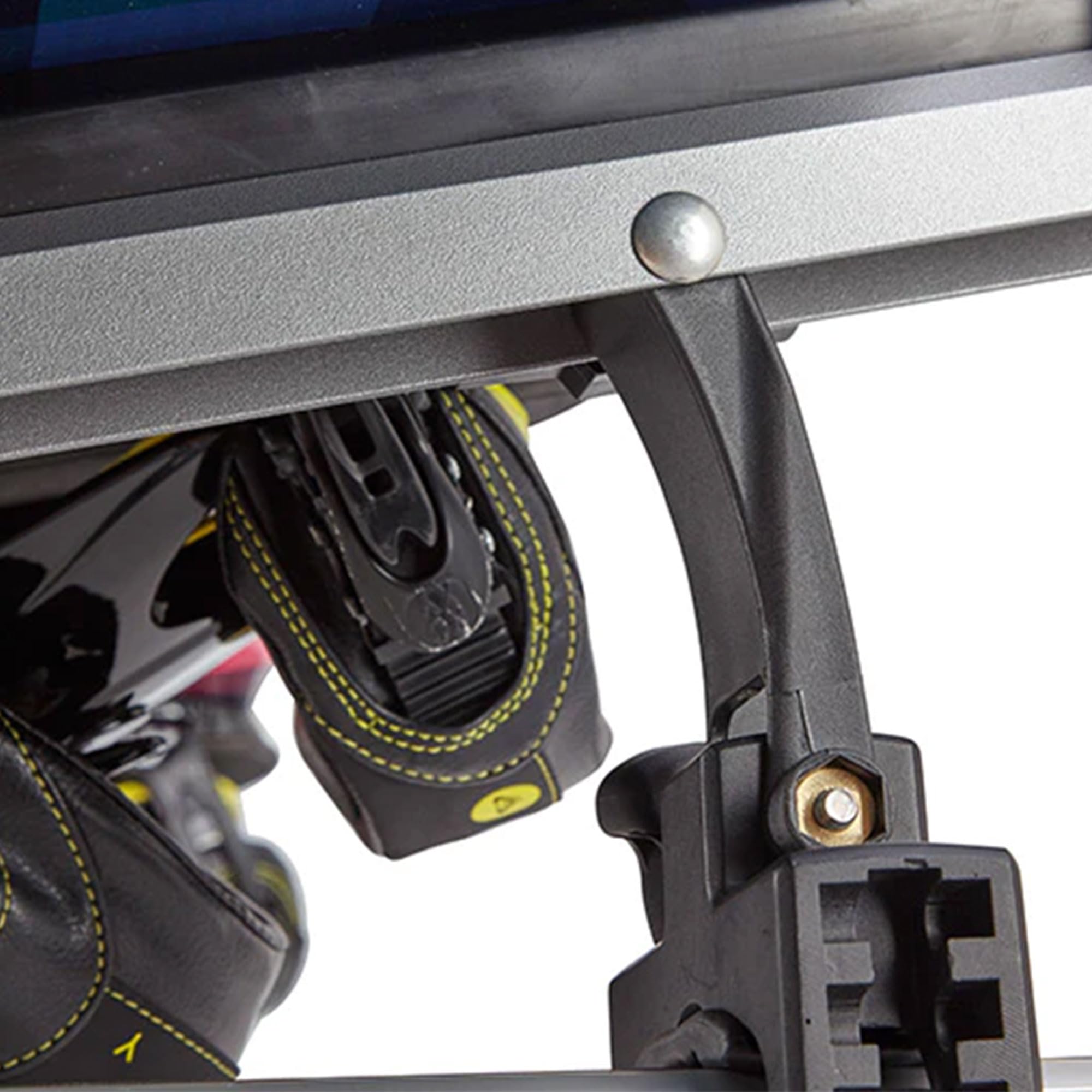 Tool free clamp installs quickly on roof racks