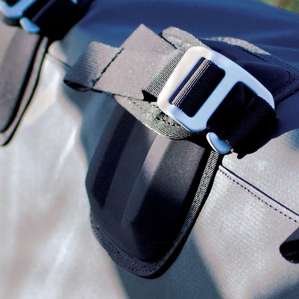 Large configuration supports up to six bikes on full-size trucks