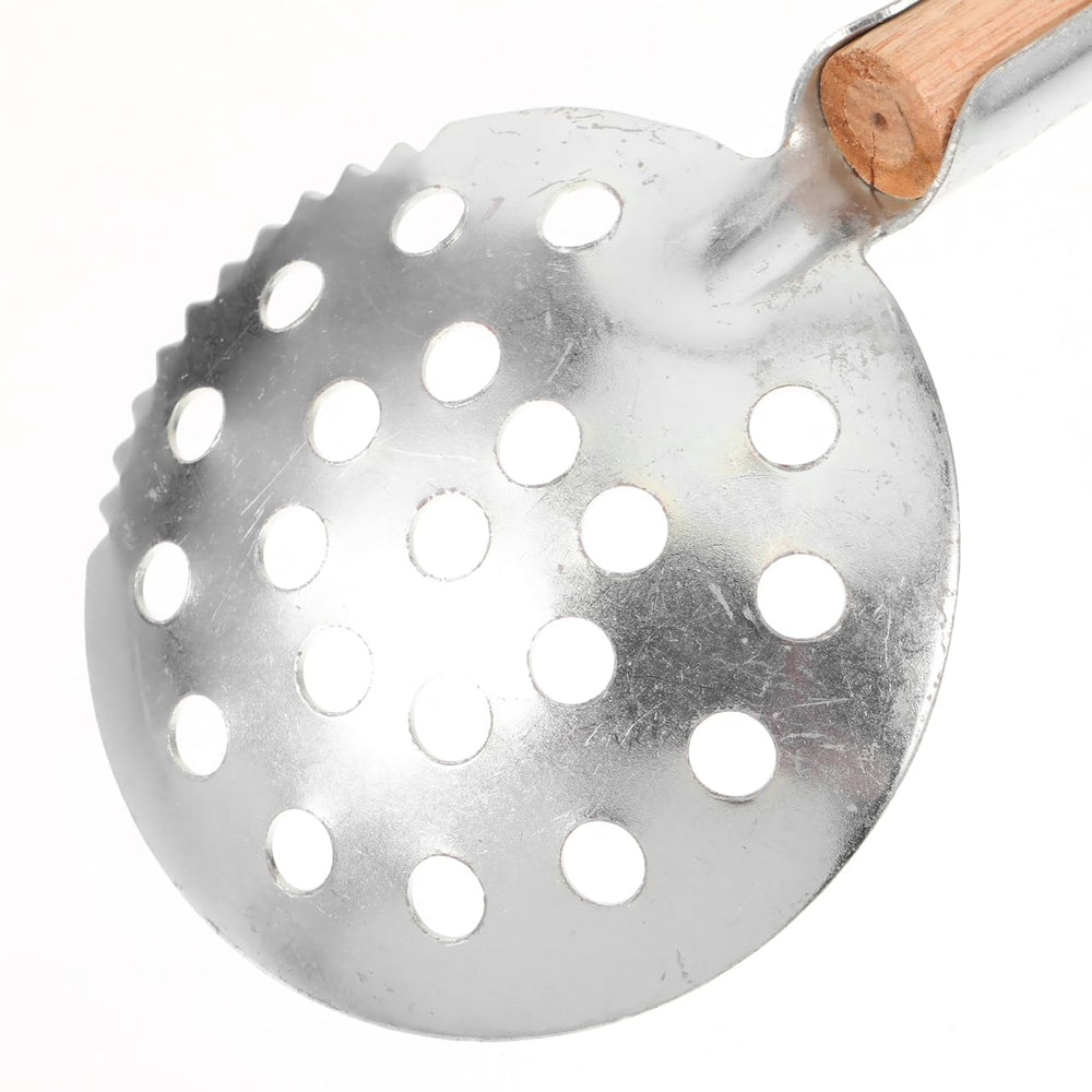 Yardwe lightweight ice scoop ideal for easy one-handed use.