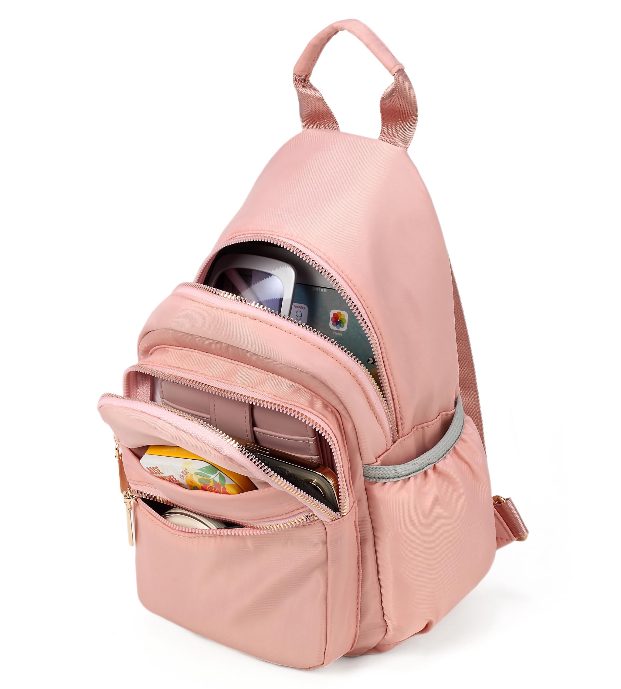 Front zipper and smooth pull for quick access to essentials.