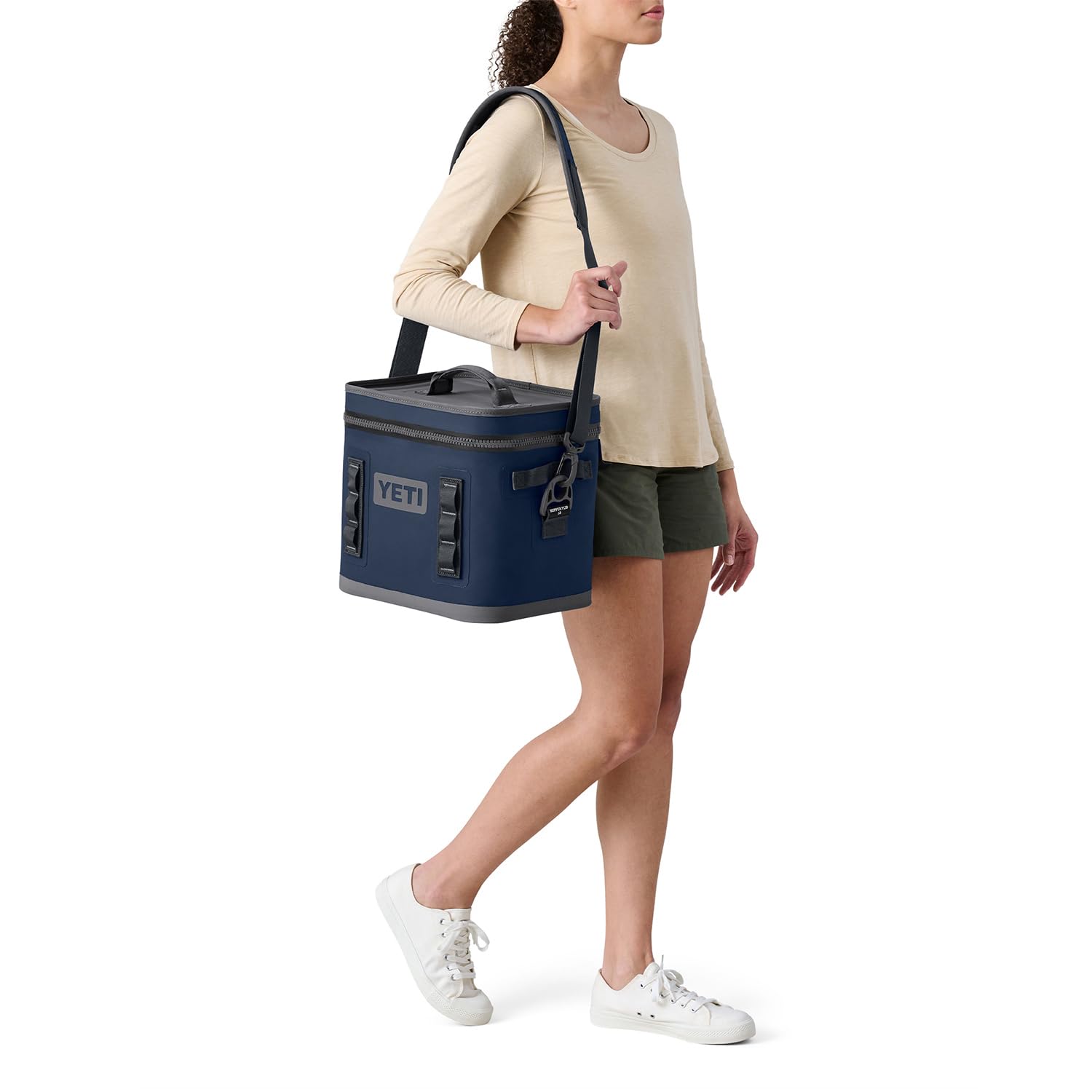 YETI Hopper Flip 12 Ultramarine Violet leakproof zipper ensures mess free transport.