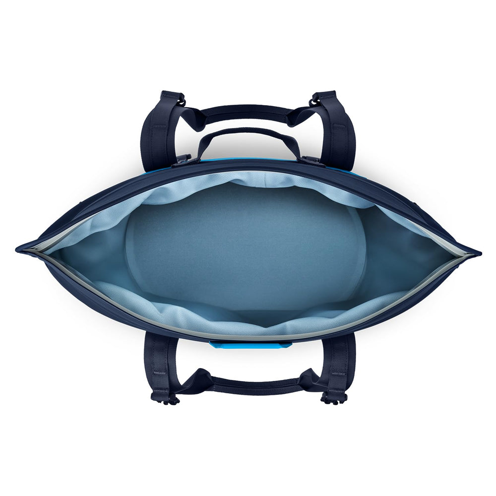 YETI Hopper M30 leak-resistant seal during transport.