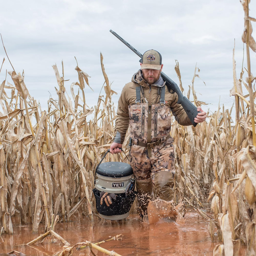 YETI LoadOut Swivel Seat demonstrates smooth 360-degree rotation for versatile positioning