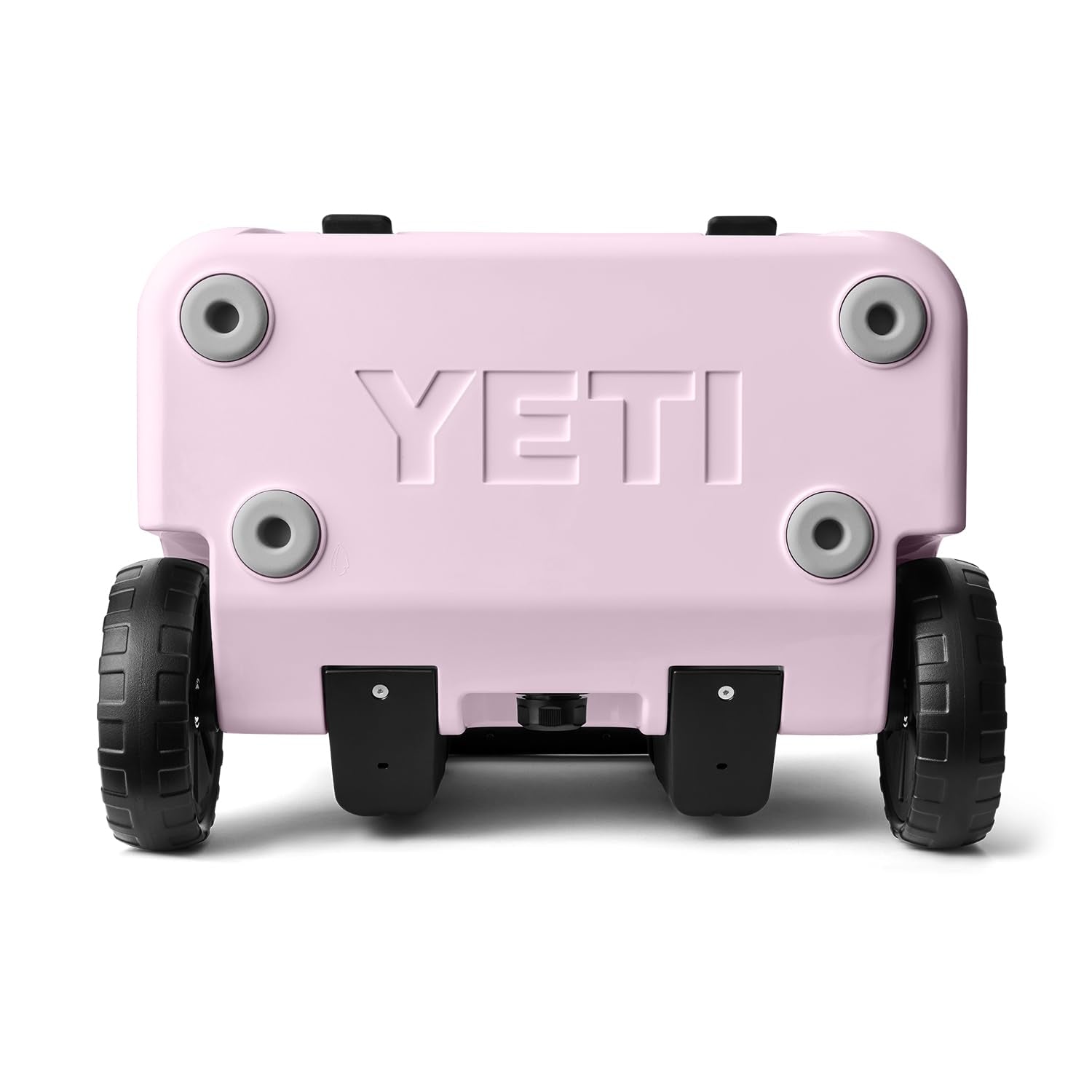 YETI Roadie 32 easy rolling design supports weekend outings.