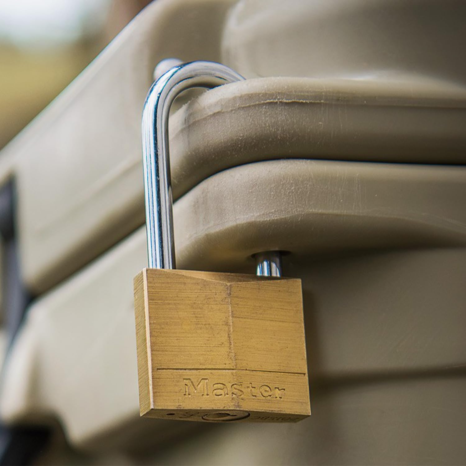 YETI two keys included with the lock set for easy access.