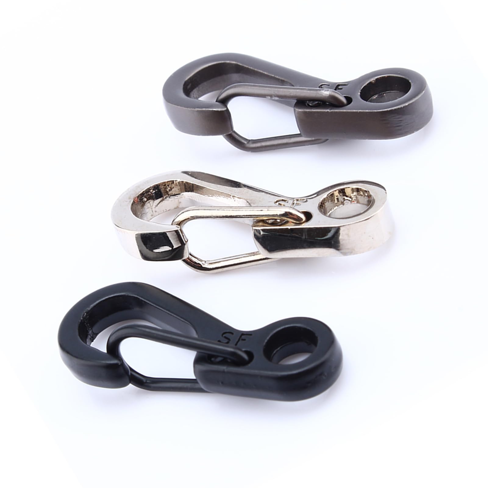 Yosoo compact edc attachment designed to minimize bulk while keeping essentials reachable