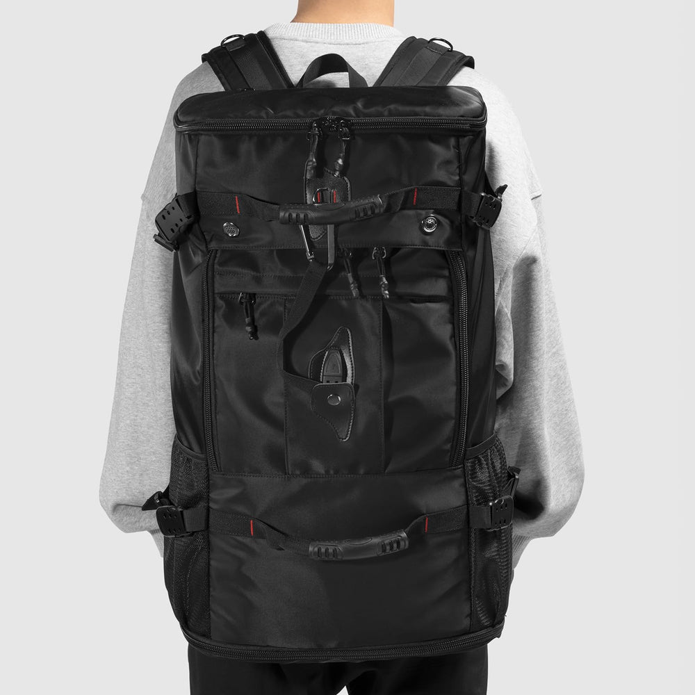 YOUMIAN side shoe bag neatly stores footwear during trips.