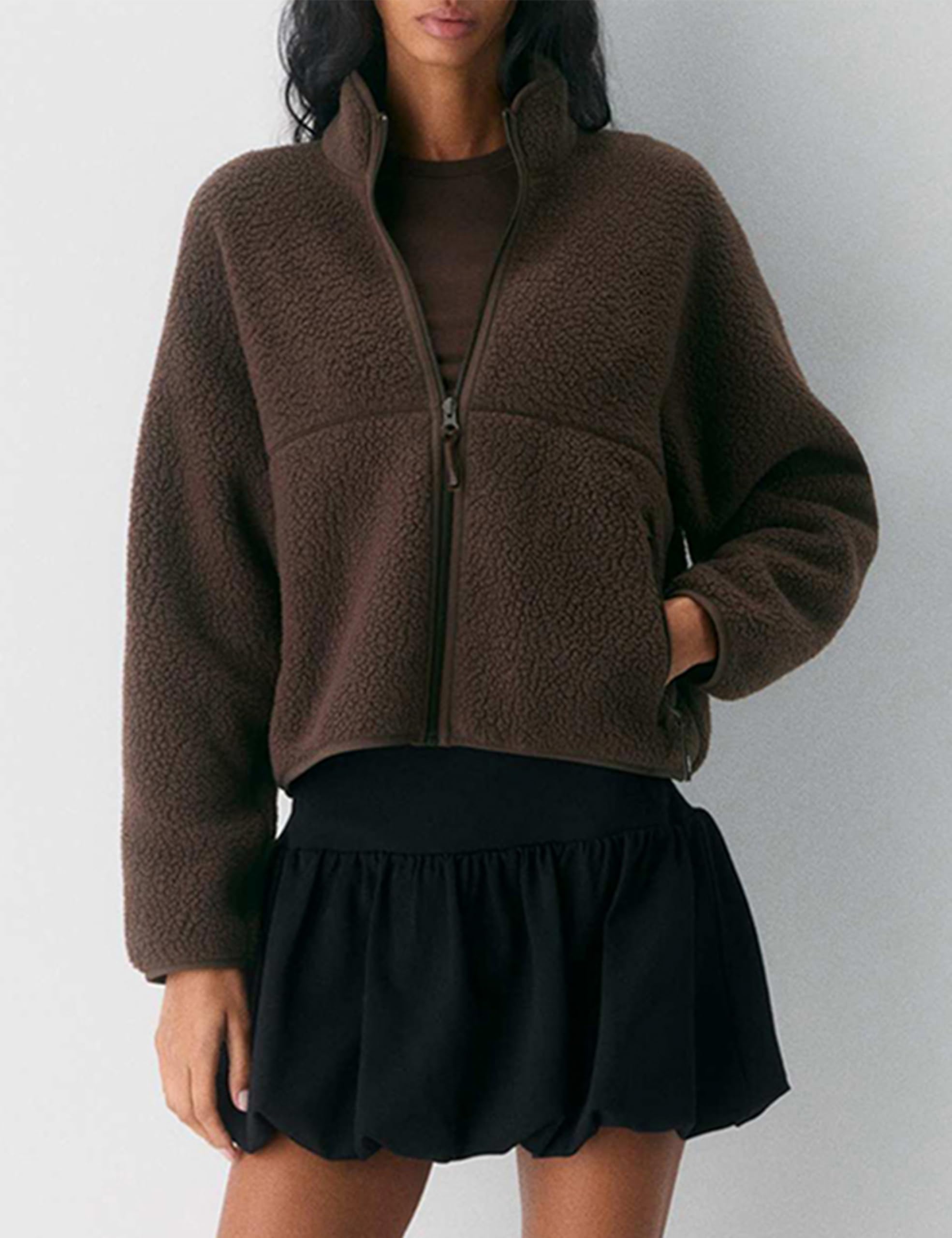 Yozazzy fleece jacket with zip pockets keeps essentials secure