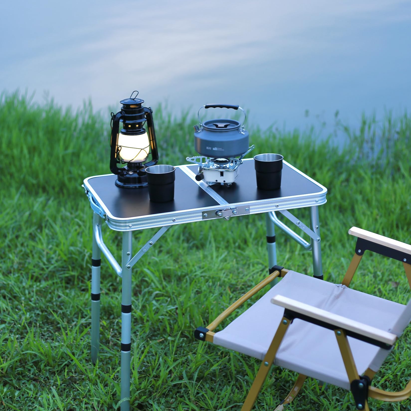 YUFIFAIRY folded table with carry handle slips easily into a pack