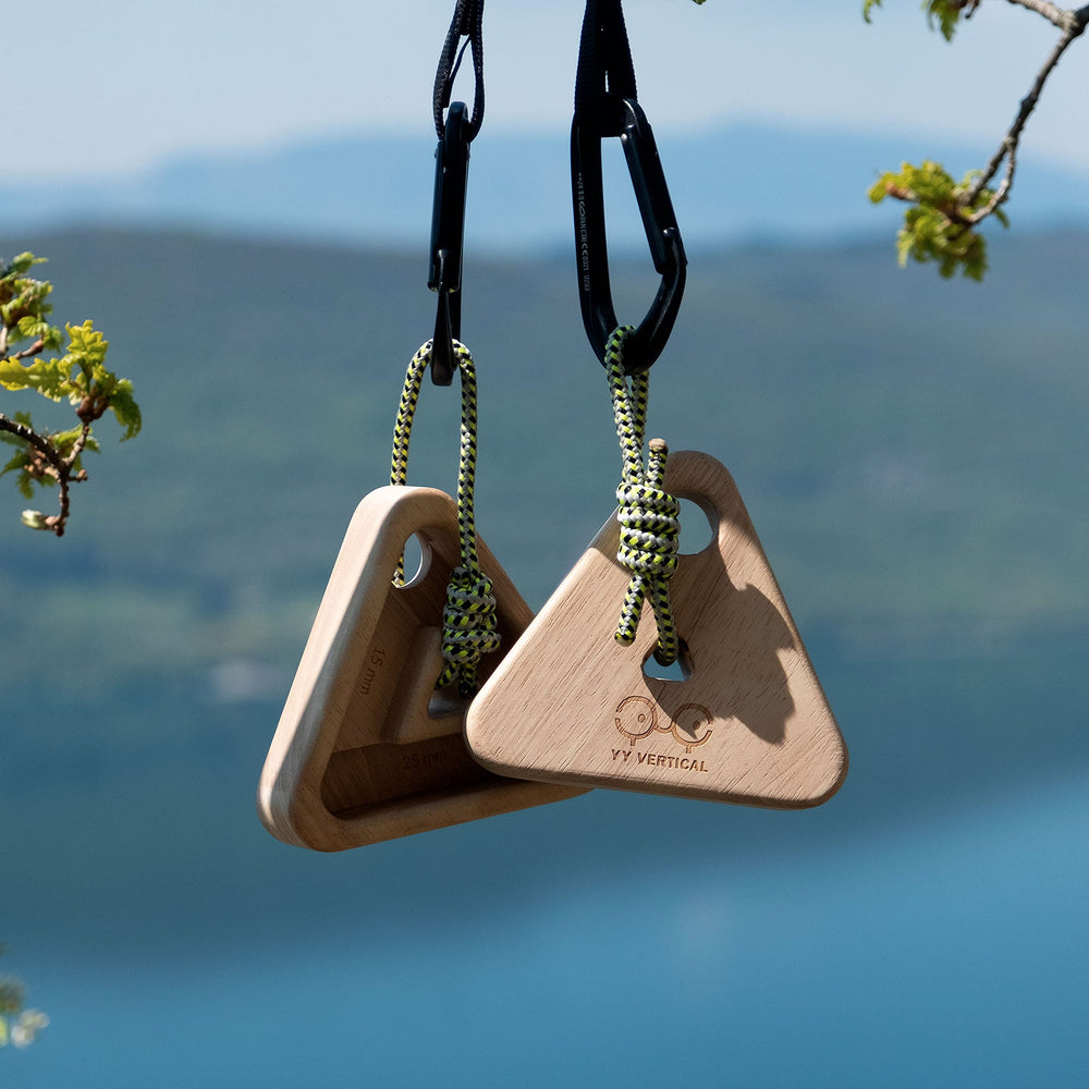 YY Vertical versatile wood triangle adapts to pull-up bars.