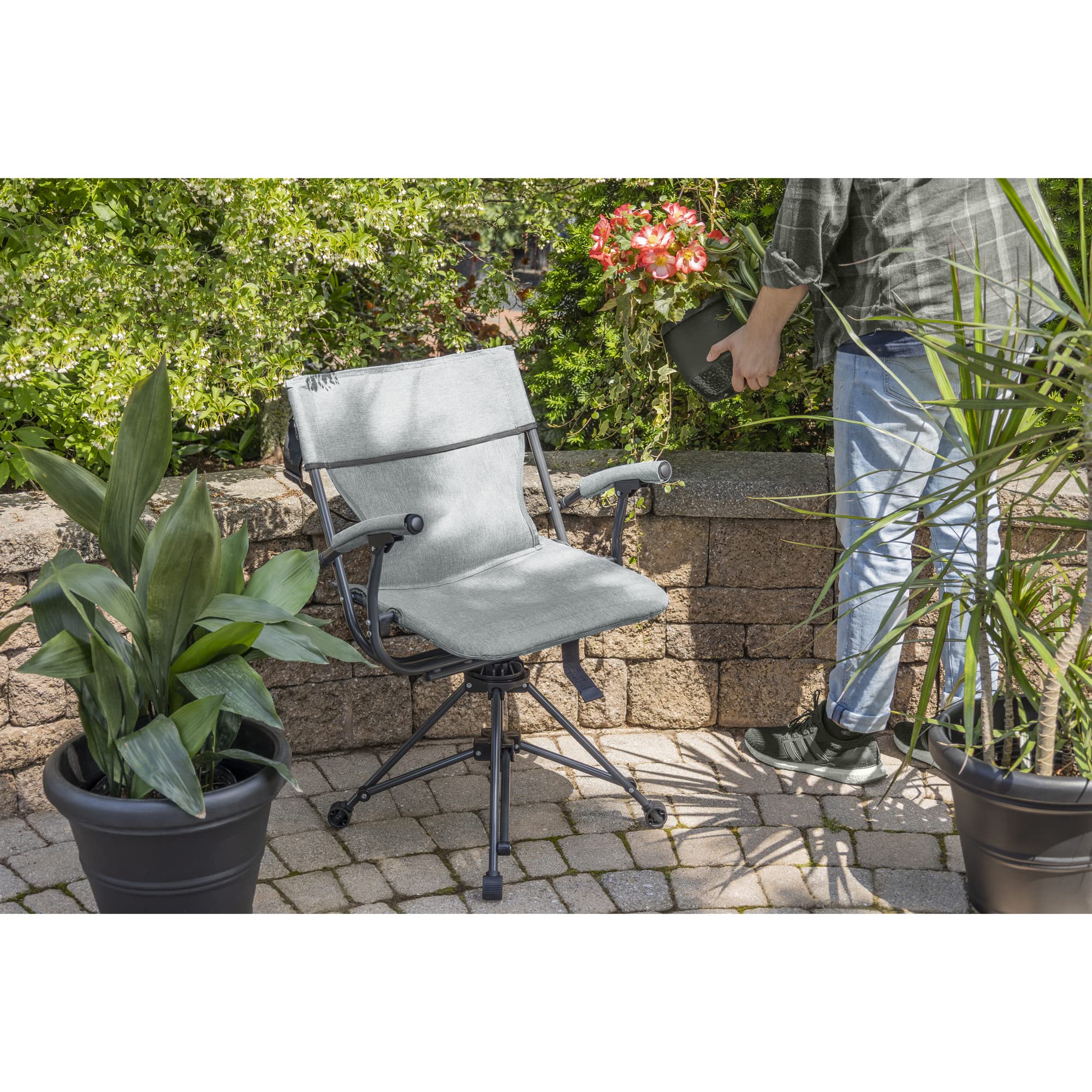 Zenithen folding chair quick-setup enables fast seating anywhere.