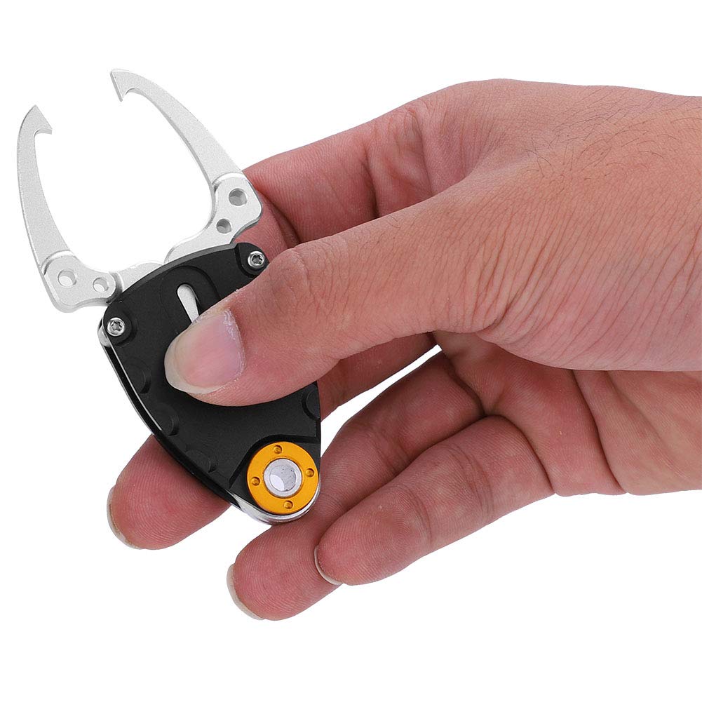 Zerone Fish Lip Gripper locking jaw close-up enables firm control while hook removal.