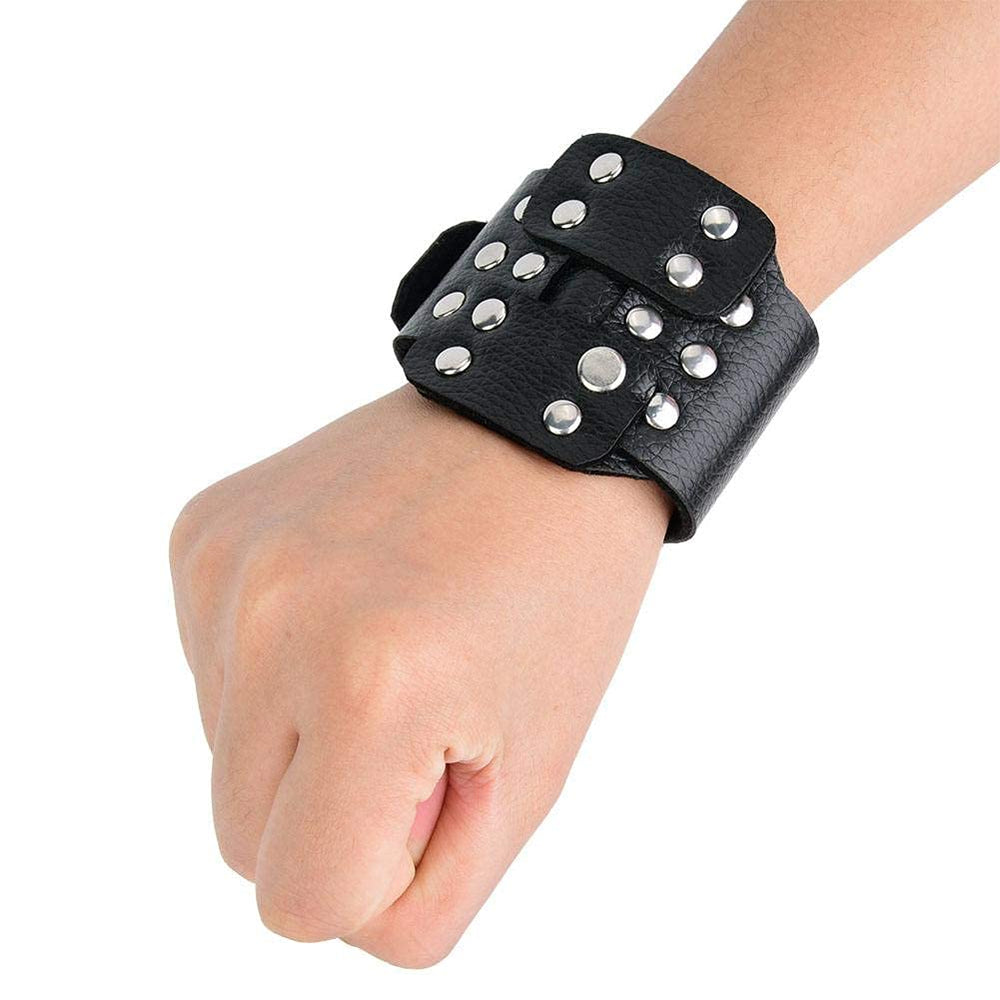 Zerone safe wrist guard for fishing reduces wrist strain with steel plate.