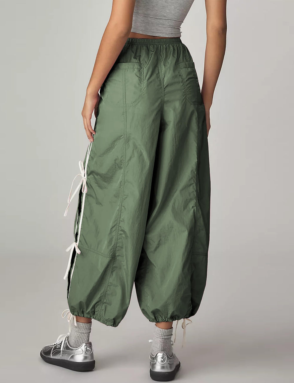 Zhiyouni parachute pants with pockets for practical storage